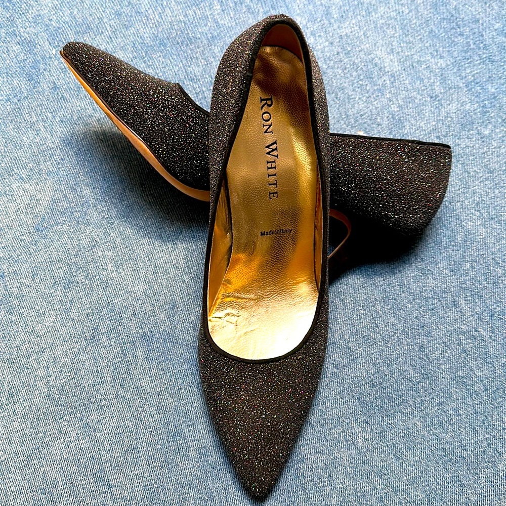 Ron White sparkle pumps